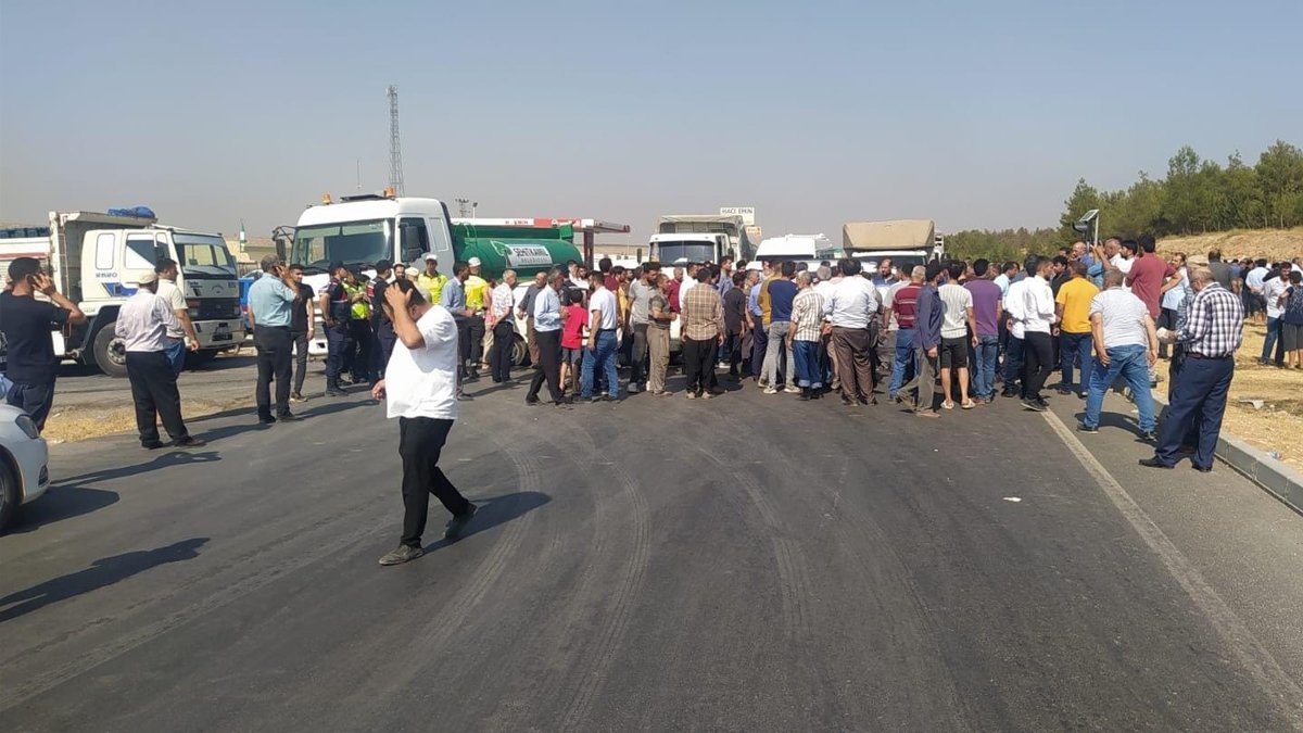Kuzu eti fiyatlarındaki indirim yol kapattırdı: Başkan memnun, besiciler eylemde
