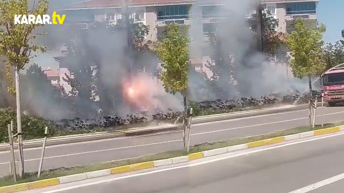 Çıkan yangını söndürürken elektrik kablolarının havai fişek gibi patlamasına sebep oldular