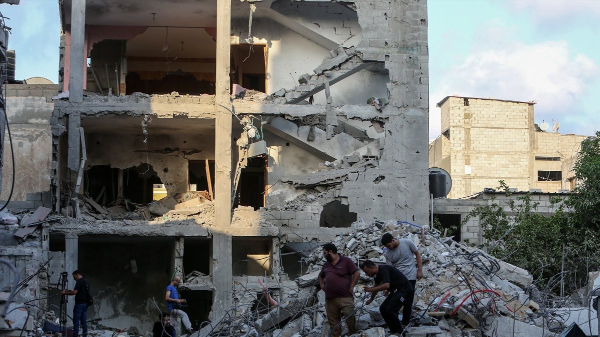 Yine çocukları vurdu! İsrail terörü bitmiyor: 6'sı çocuk 32 can kaybı