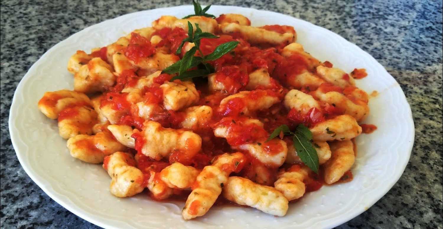 Domates Soslu Gnocchi (Niyokki) nasıl yapılır, hangi ülkenin yemeği? MasterChef Domates Soslu Gnocchi malzemeleri ve tarifi
