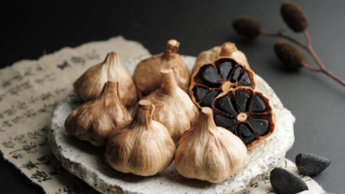 Sarımsaktan İki Kat Daha Fazla Faydalı! Siyah Sarımsağın Etkisini Görünce Baş Ucunuzda Tutacaksınız