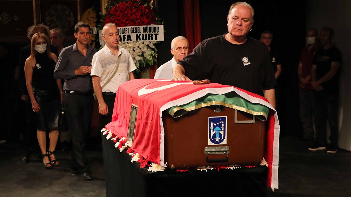 Oğlu Burak'tan Semih Sergen'e duygusal veda: Elveda babacığım