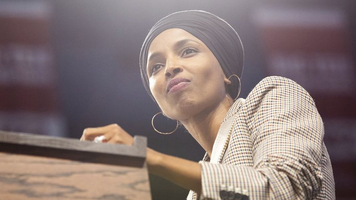 ABD'nin ilk başörtülü Kongre üyesi Omar'ın ön seçim zaferi