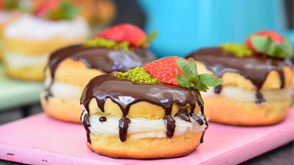 Bilindik pastaları boş verin Alman pastası tarifiyle misafirlerinize şölen verin! İşte lezzetiyle dillere destan Alman pastası