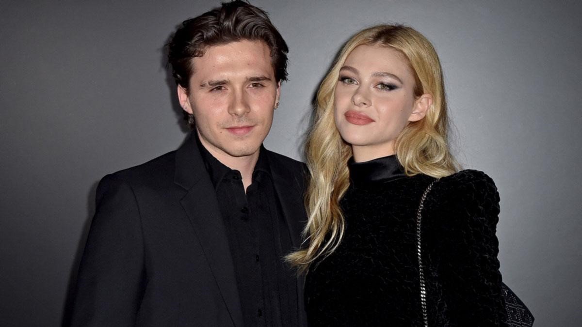 Eşinin soyadını alan Brooklyn Beckham, 'evli' dövmesi yaptırdı