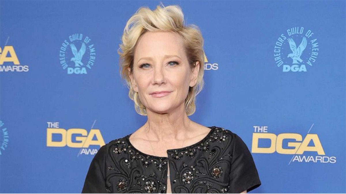 Geçirdiği kazada aracında yanan Hollywood yıldızı Anne Heche yaşamını yitirdi