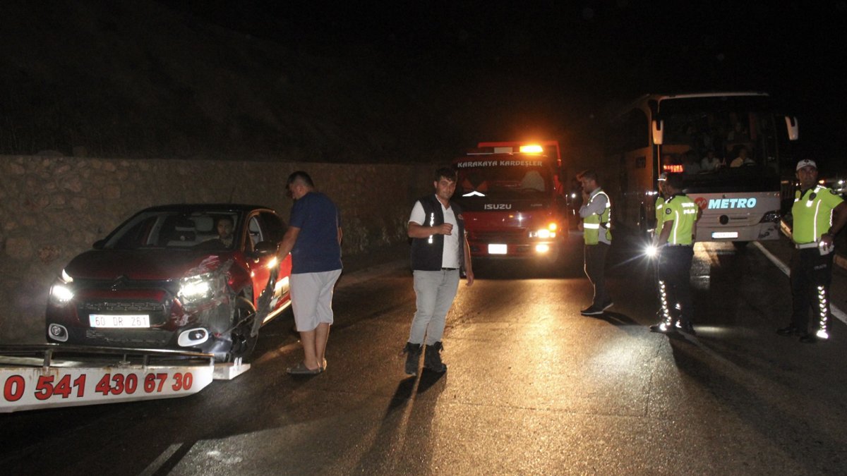 Kaygan zeminde 6 araç birbirine girdi