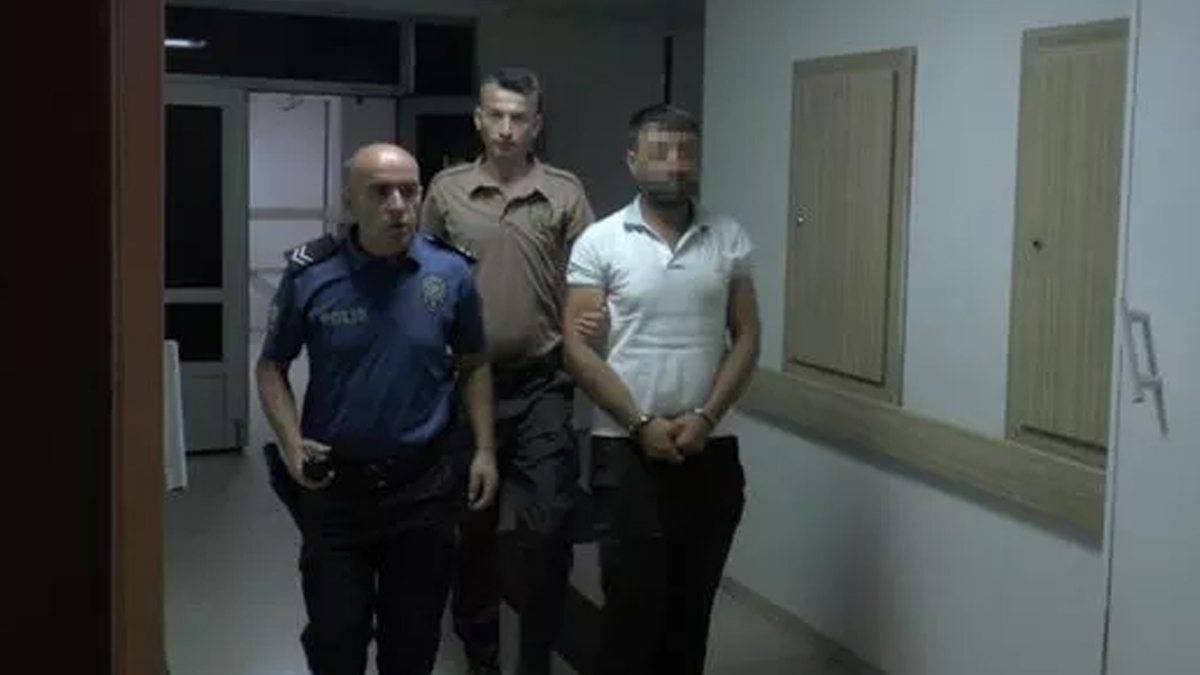 Ünlü Şarkıcı  Oğlu İle Birlikte Dehşet Saçtı: Komşularına Kurşun Yağdırdı: 3'ü Ağır 5 Yaralı