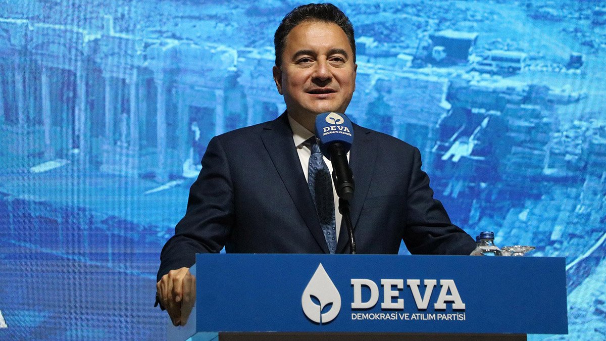 Babacan'dan Merkez Bankası'nın kararının ardından hükümete tepki: Faiz talimatla düşmez, güvenle düşer