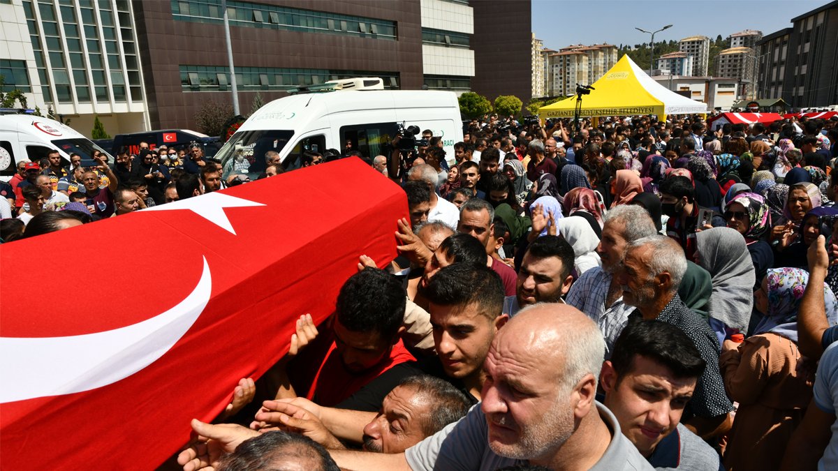 Feci kazada yaşamlarını yitirmişlerdi… İHA muhabirleri son yolculuğuna uğurlandı