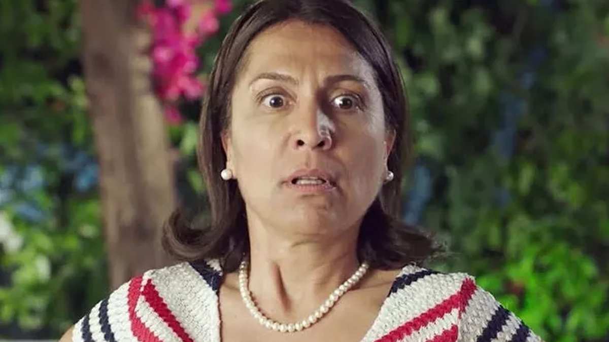 İnsanlar Gözlerine İnanamıyor! 52 Yaşındaki Ünlü Oyuncunun Mükemmel Fiziği Magazin Dünyasını Sarstı...