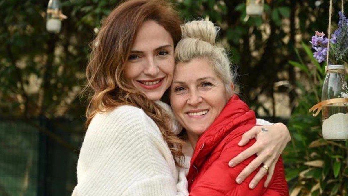 Ünlü Oyuncu Sevenlerini Üzüntüye Boğdu: Zorlu Bir Sürece Girdik