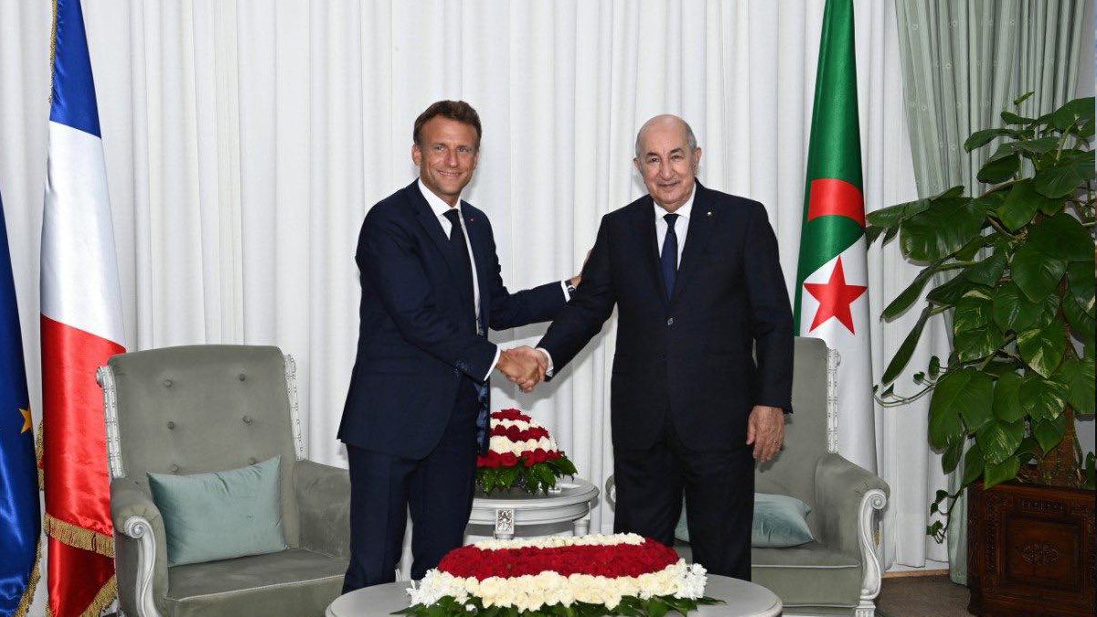 Macron: Cezayir ile karışık ve acı dolu bir geçmişimiz var