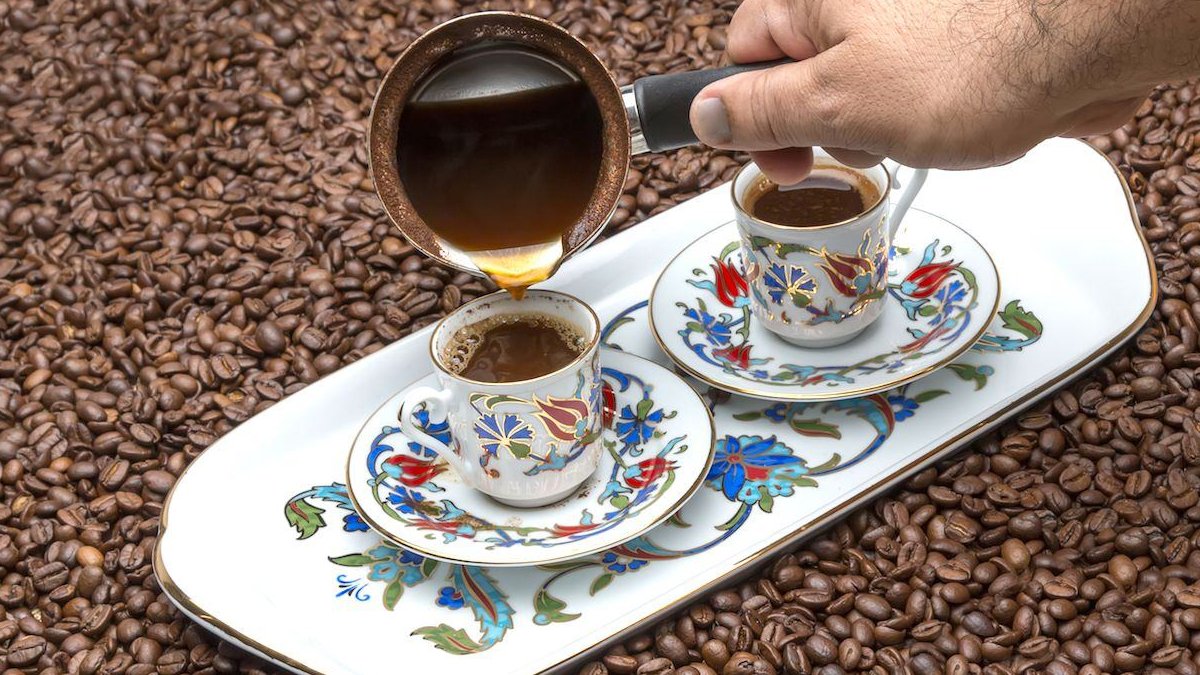 Kahve tiryakileri sakın bunu yapmayın! Bu hata hem odaklanmanızı engeller hem de kaygı duygusunu arttırır