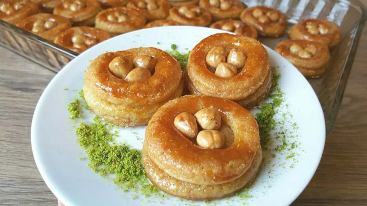 Daha şerbeti bile soğumadan bitiyor! İşte parmak ısırtan pratik cevizli bülbül yuvası