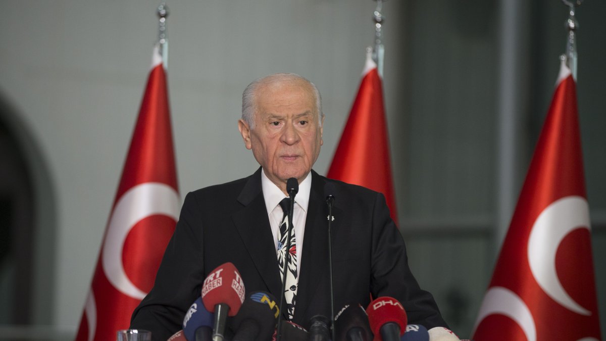 Bahçeli: Sosyal medyanın denetim altına alınması şart