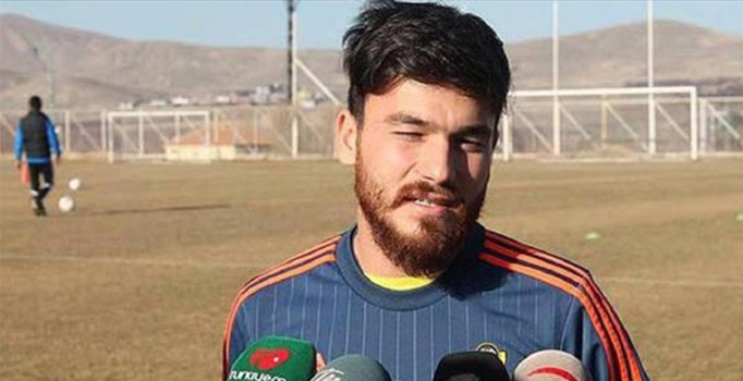 Yeni transfer İrfan Başaran 'bornoz' kurbanı olmuş