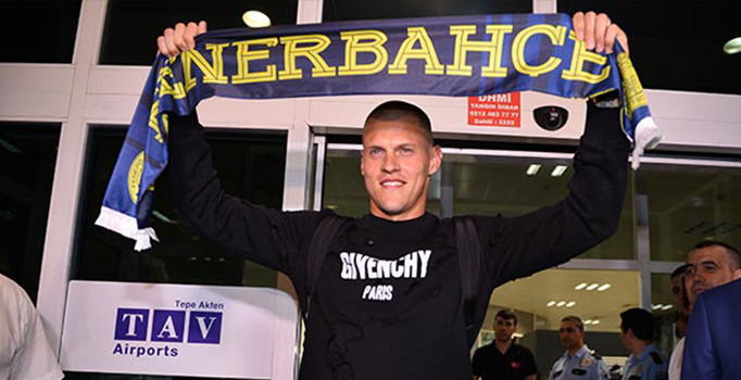 Fenerbahçe'nin yeni transferi Martin Skrtel İstanbul'a geldi