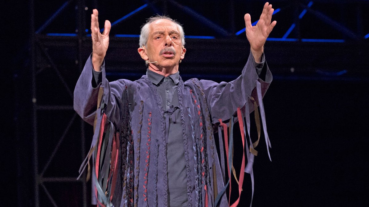 Ünlü oyuncu Genco Erkal'dan kötü haber! Sahnedeydi apar topar hastaneye kaldırıldı...