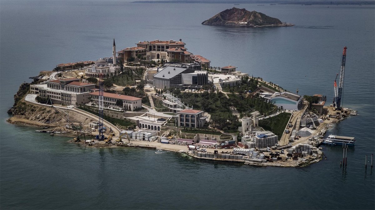 Kamuya devredilen Yassıada'daki 5 yıldızlı otel için 'tahsis duyurusu'