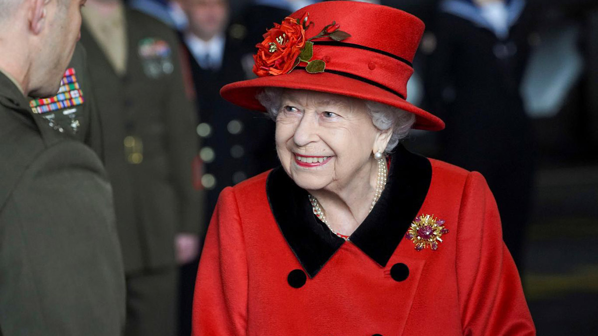 Kraliçe Elizabeth hastaneye kaldırıldı