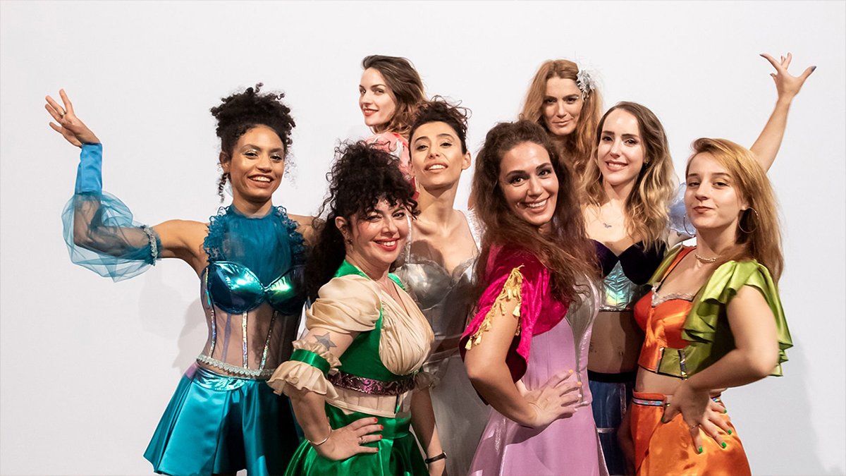 7 kadının mücadelesini anlatan 'Dünya Yerinden Oynar' seyirciyle buluştu