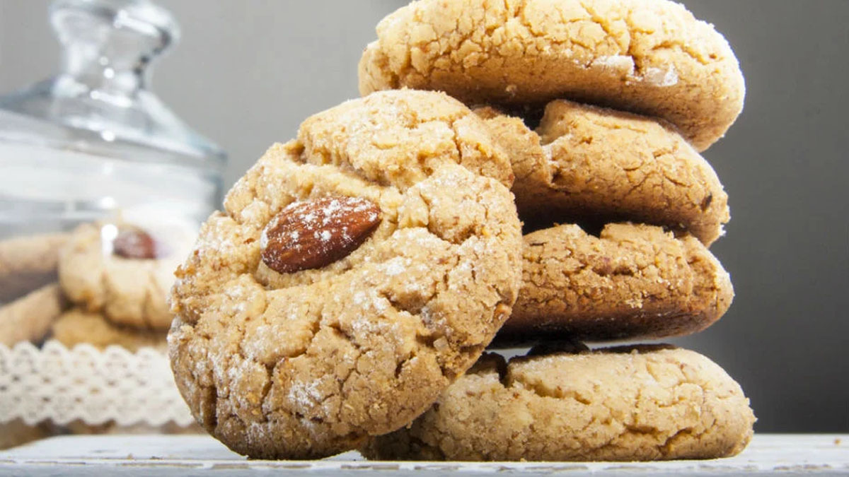 Özel günlerin enfes bademli kurabiye tarifi! Tadına bakan tarifi için kalemi kağıdını almaya koşuyor
