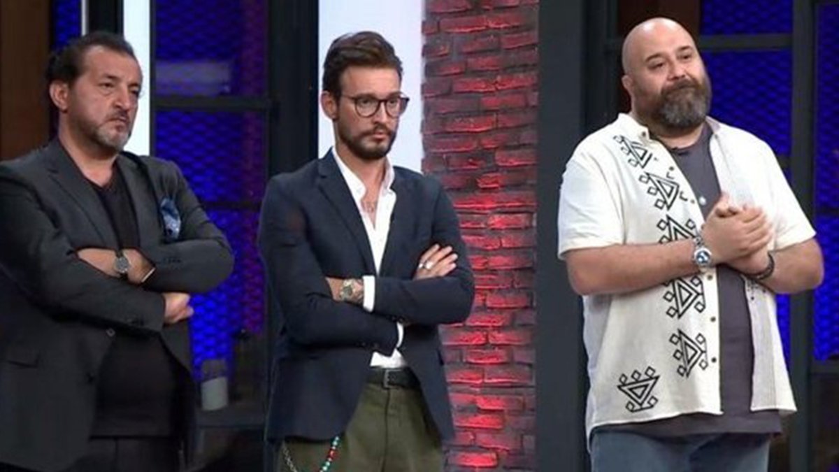 Masterchef yine aşk yuvası oldu! Öyle isimler arasında aşk çıktı ki şefler ayakta alkışladı "yok artık"