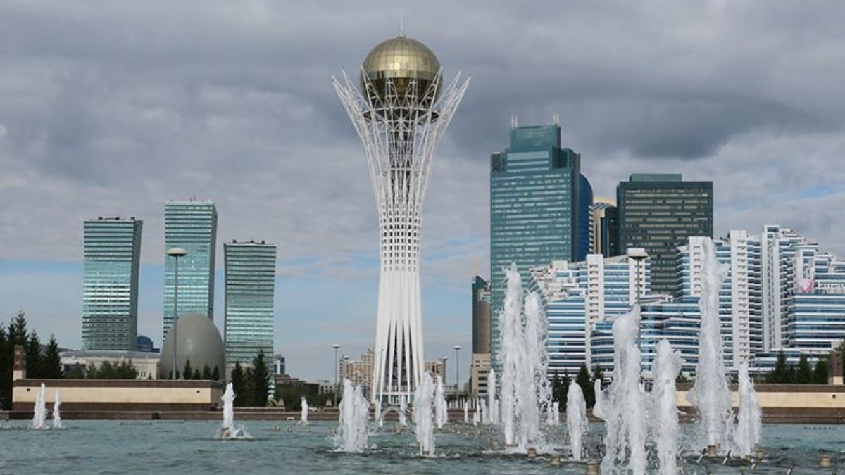 Kazakistan'da başkentin ismi yeniden Astana oluyor