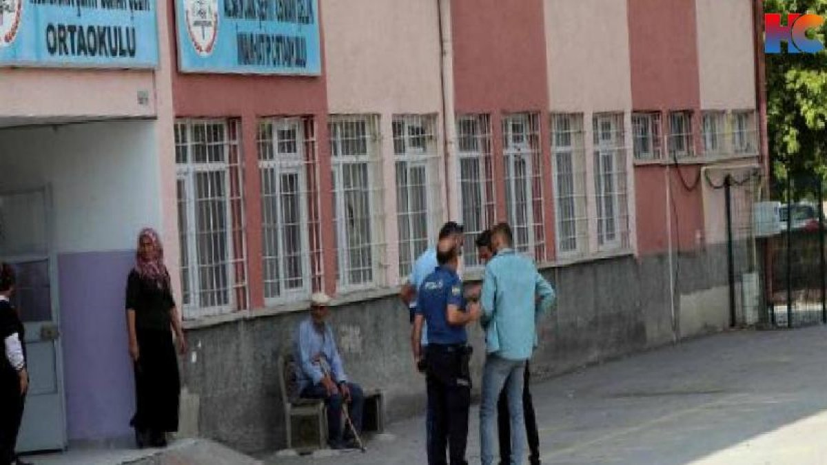 Kayseri'de okula ateş açıldı