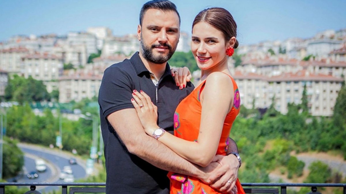 "Öpüşmem" diyen Buse Varol'un eski görüntüsü ifşa oldu! Bakın kiminle ortaya çıktı? Alişan çıldıracak