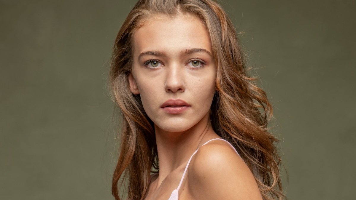 Şok! Şok! Ünlü oyuncu sokak ortasında saç saça baş başa kavga etti! Melisa Döngel'i görenler inanamadı