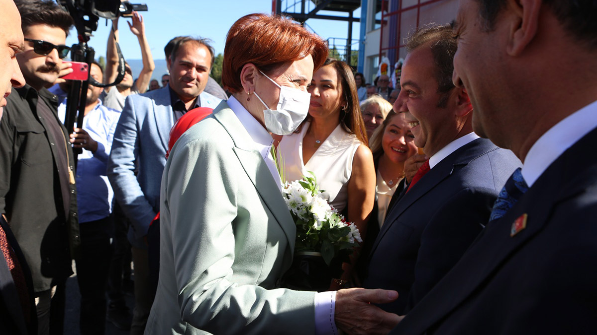 Tanju Özcan, cumhurbaşkanı adaylığı için Akşener'den destek istedi: Aklınızın bir kenarında bulunuversin