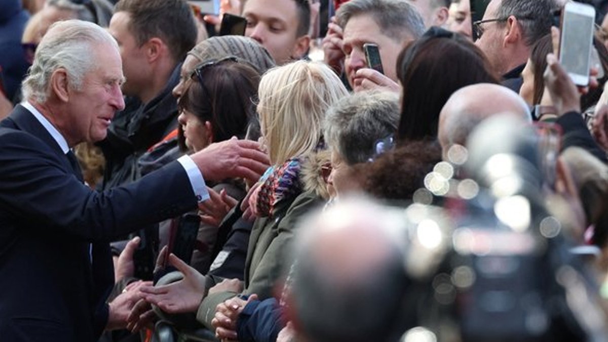 Kral 3. Charles'e enerji tepkisi