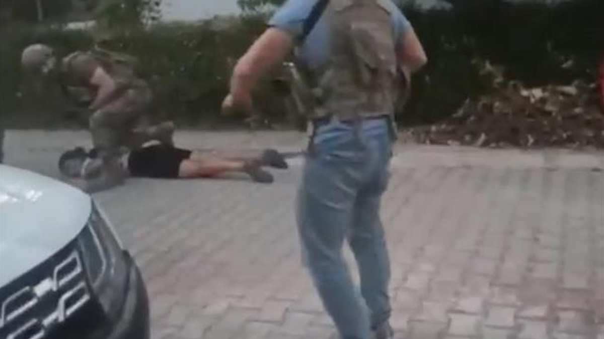 Süleyman Soylu: Bursa'da servis aracına bombalı saldırının failleri yakalandı