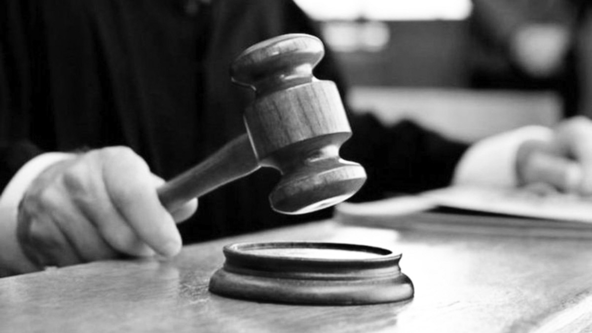 Politik davalar ve yargıç