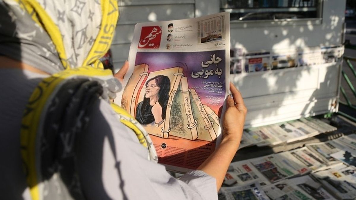 İran polisinden gözaltında işkence altında ölen Amini için açıklama