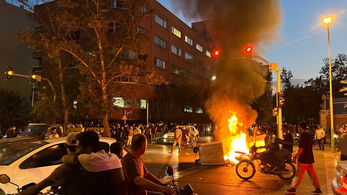 'İranlı yetkililer, Mahsa Amini'nin otopsi raporunu vermiyor'