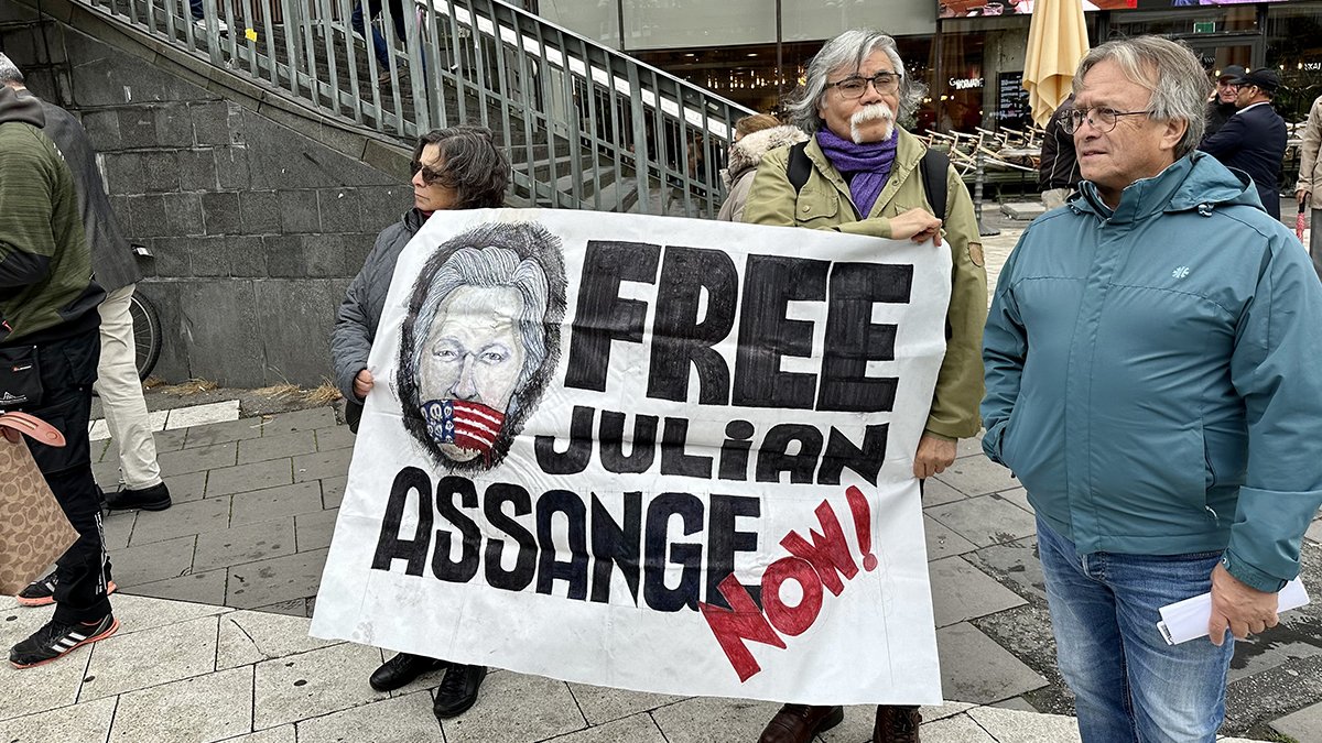 Assange'ın ABD'ye iade edilmemesi için protesto düzenlendi