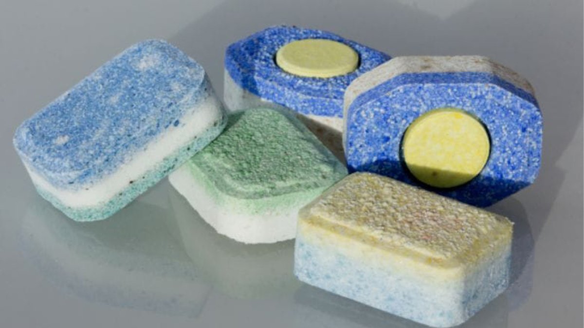 Evin her yerinde bulaşık makinesi tabletlerini kullanabileceğiniz 3 alternatif şeyi öğrenince paranız cebinizde kalacak