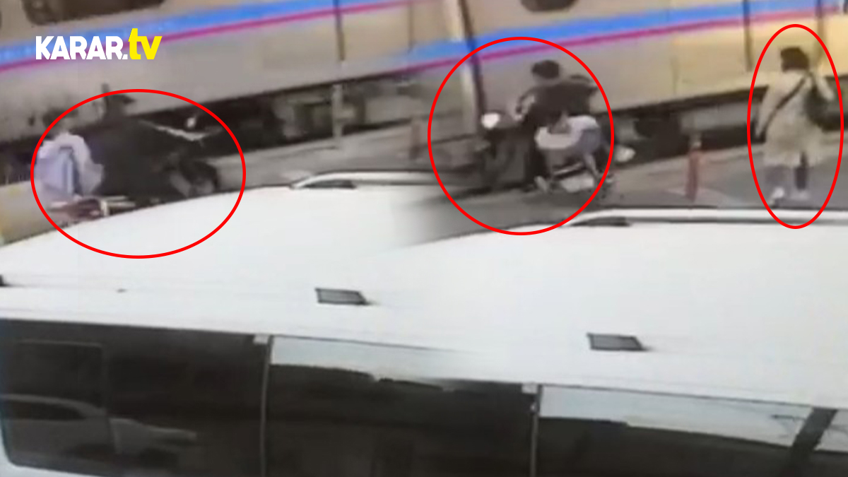 Kırmızı ışıkta geçen yayaya çarpmamaya çalışırken tramvayın altında kaldılar! Artçı ağır yaralandı