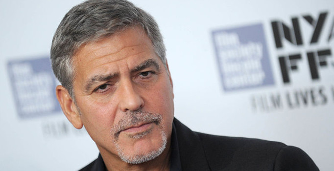 Yüzlerce mülteci George Clooney’nin kapına dayandı