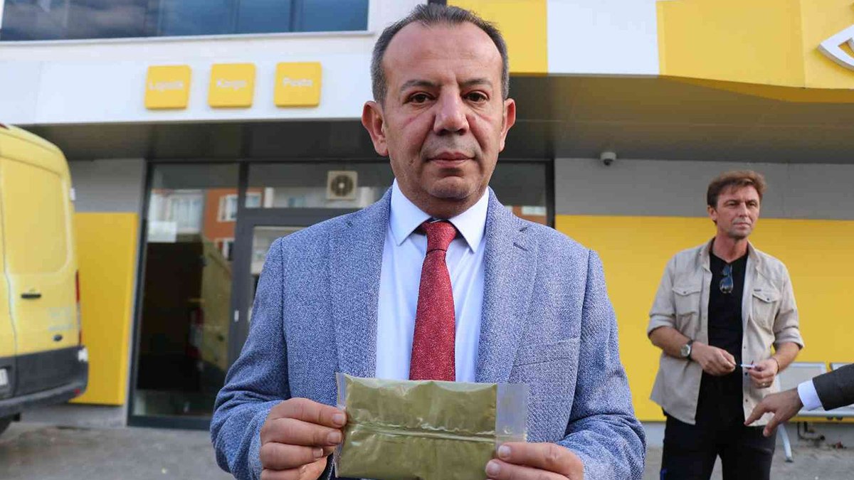 Bolu Belediye Başkanı, HDP’ye kına gönderdi: Birini Öcalan'a diğerini Karayılan'a göndersinler