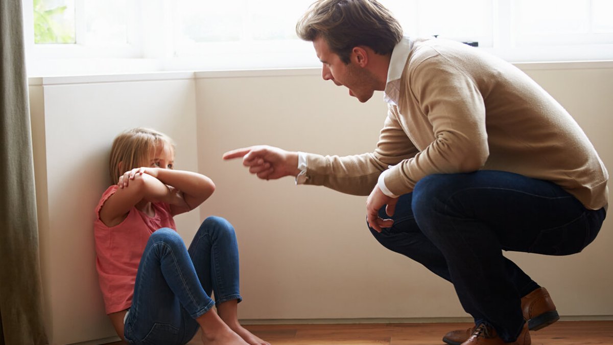 Bir çocuğun anne ve babasını affetmediği 2 şey: Siz siz olun sakın yapmayın...