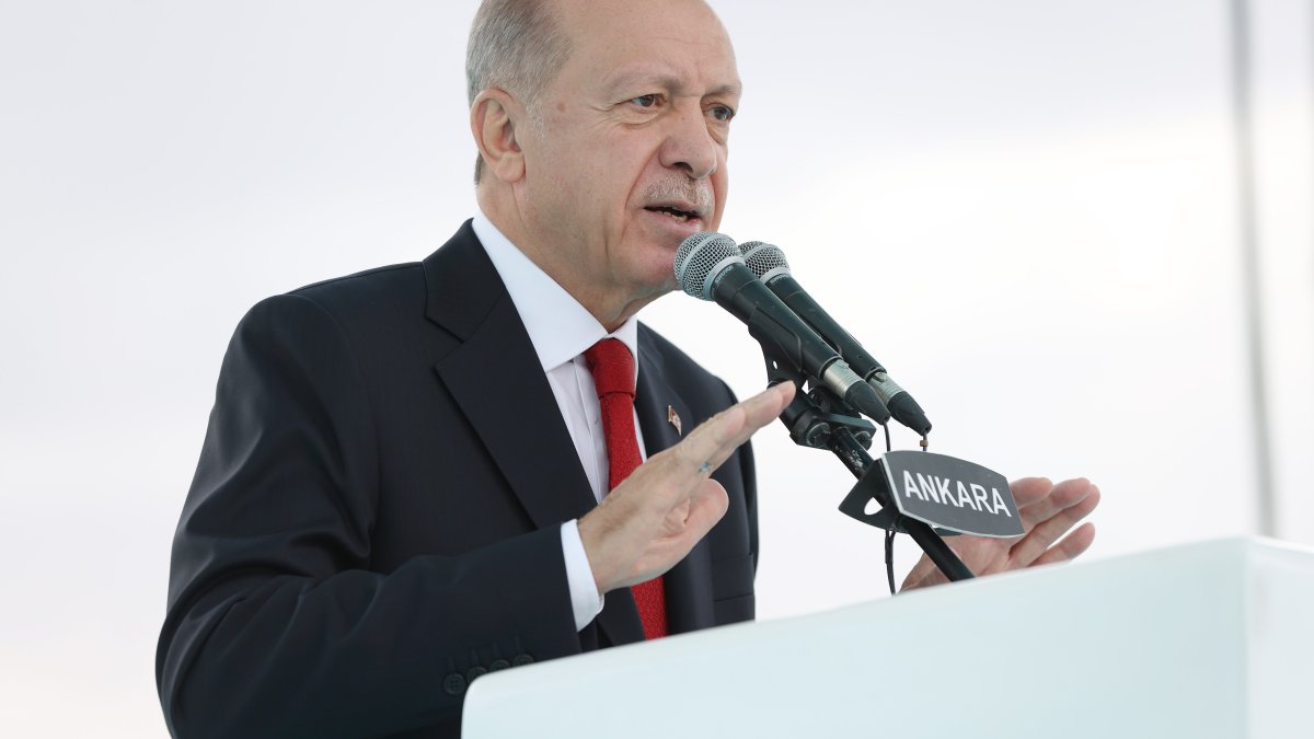 Erdoğan’dan ilginç beyin göçü yorumu: Sırf daha iyi arabaya binmek için gidiyorlar