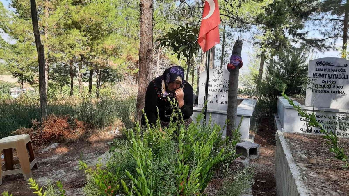 Azra’nın annesi, katilinin ölüm haberini kızına mezarında verdi: Kızımın parçalarının yerini söylemeden gitti