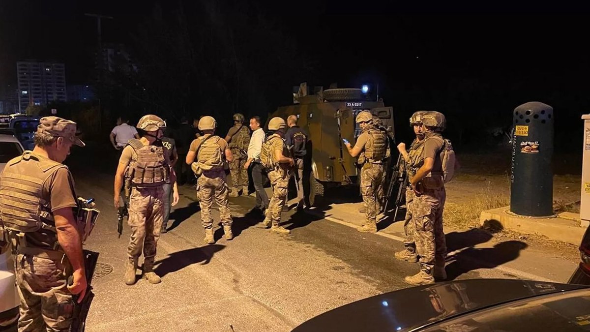 Mersin'deki polisevi saldırısıyla ilgili yakalanan 22 şüpheliden biri tutuklandı