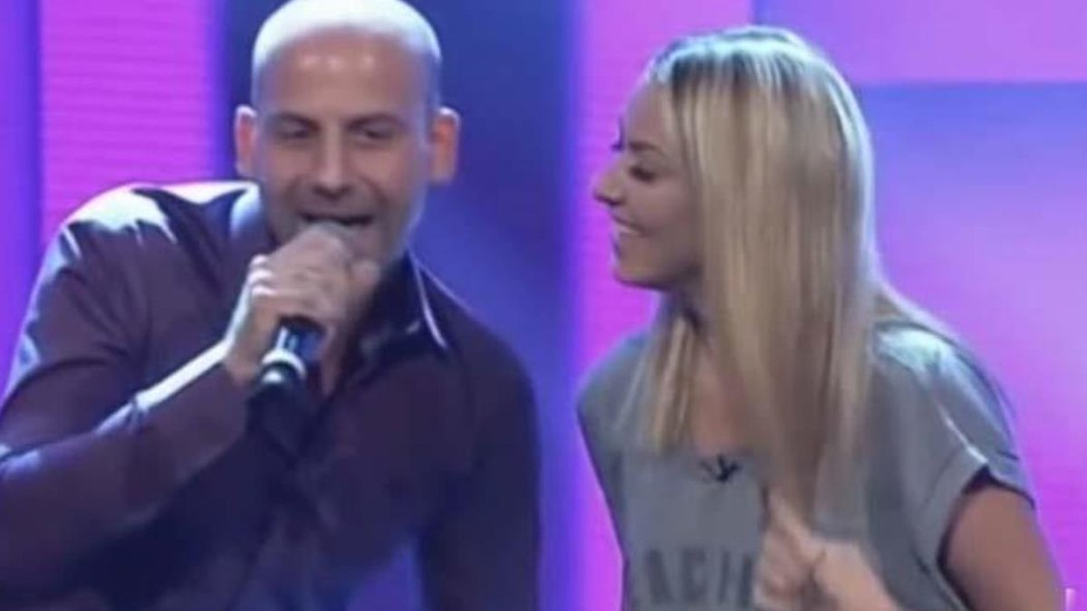 9 yıl önce birlikte düet yapmışlar! Hadise Onur Şener cinayetine isyan etti!