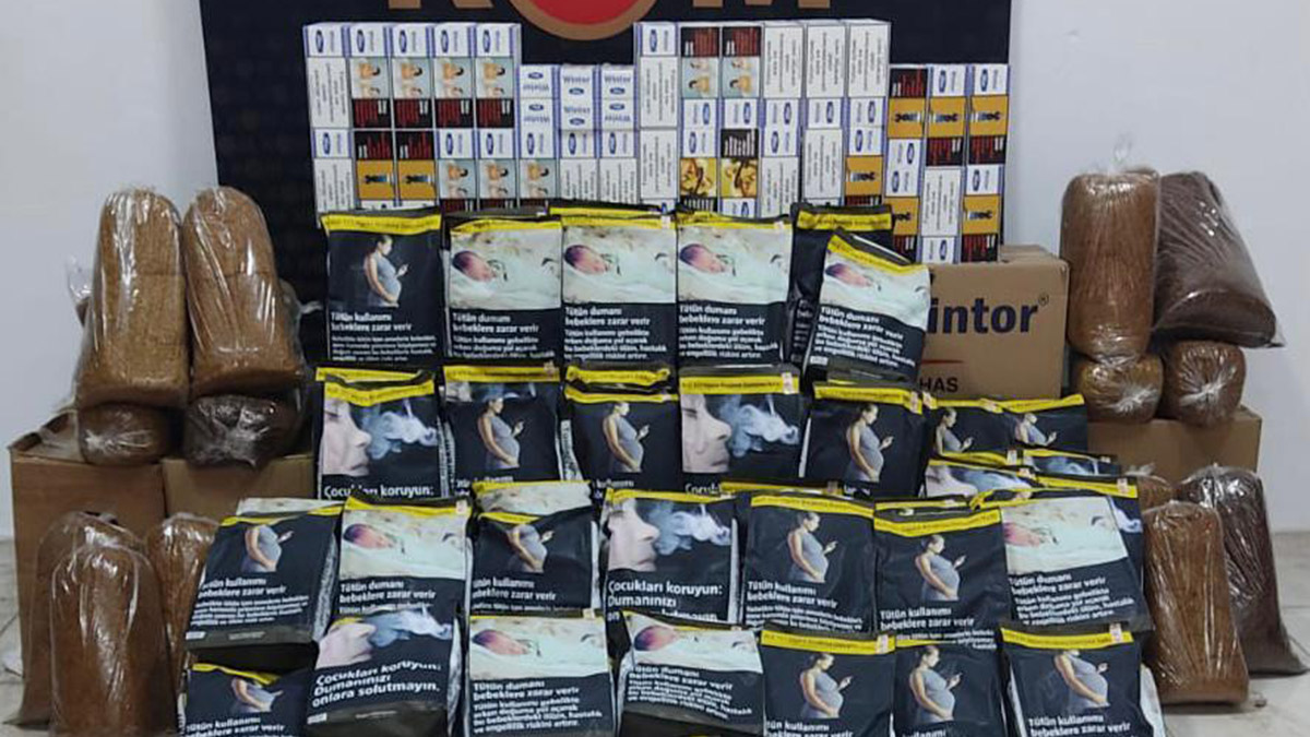 15 ayrı adrese baskın! 1,5 milyon liralık kaçak ürün bulundu