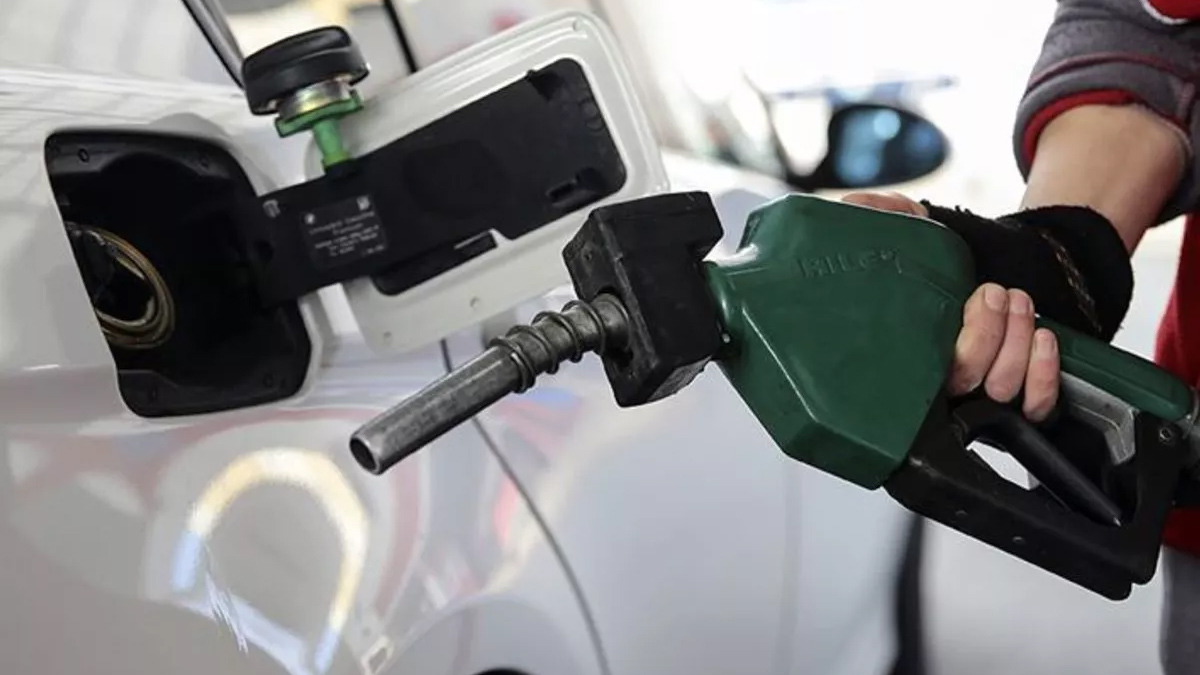 Milyonlarca araç sahibine kötü haber! Akaryakıtta zam yağmuru tekrar başladı